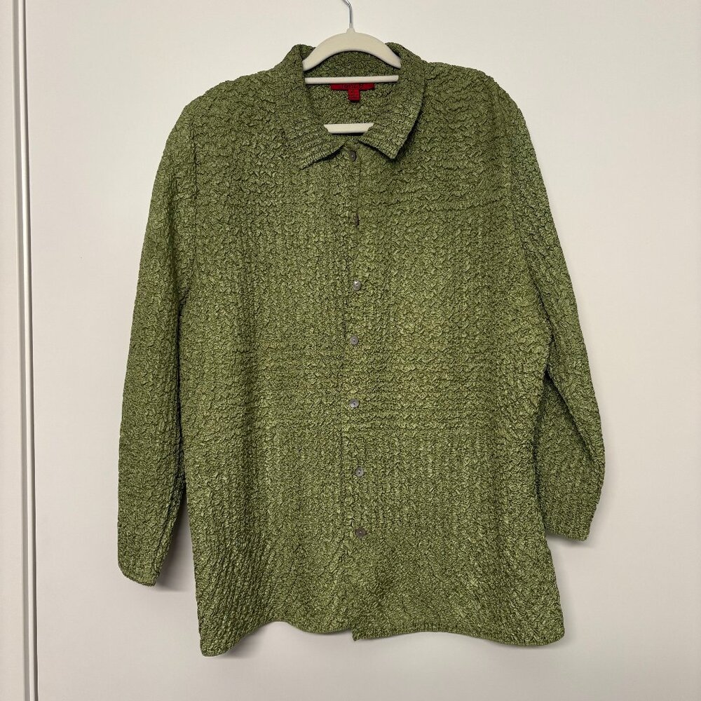 Joni B Crinkle Textured Button Down Blouse | Green Long Sleeve Collared Shirt